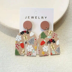 💗 Gingerbread & Candy Cane Print Holiday Christmas Earrings - Resin - NEW